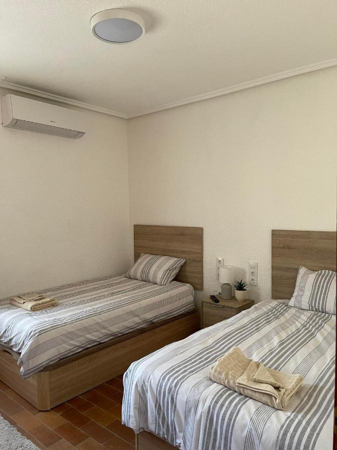 Djm Palms - Shared Casa Rural - Casa Rural Compartida - No Es Una Casa Privada Ayora Ngoại thất bức ảnh