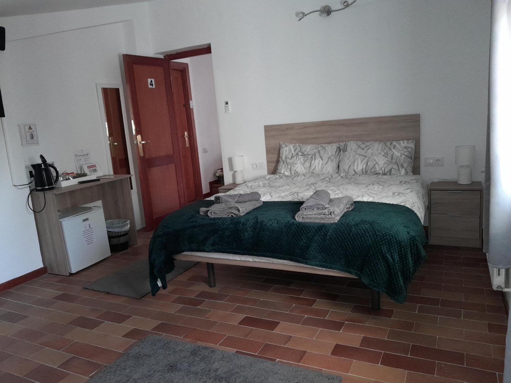 Djm Palms - Shared Casa Rural - Casa Rural Compartida - No Es Una Casa Privada Ayora Ngoại thất bức ảnh